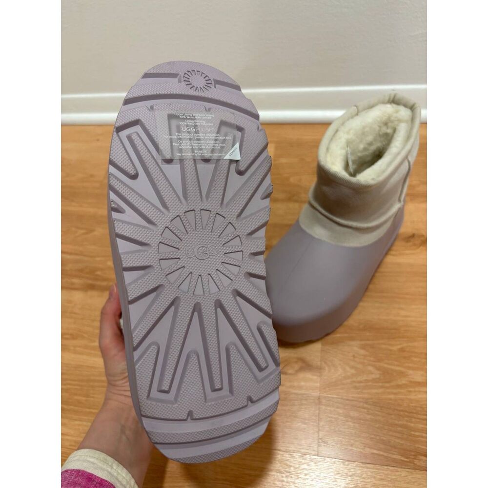 UGG Classic Mini Pumped Molded Bootie - Picture 4 of 5